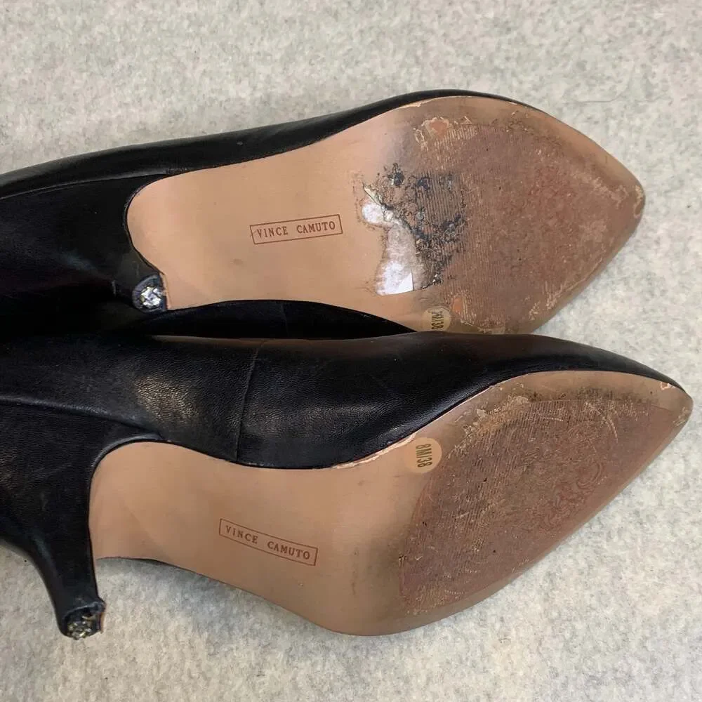Vince Camuto Vickiy Black Leather Pointed Toe Kitten Heel Pumps Size 8M